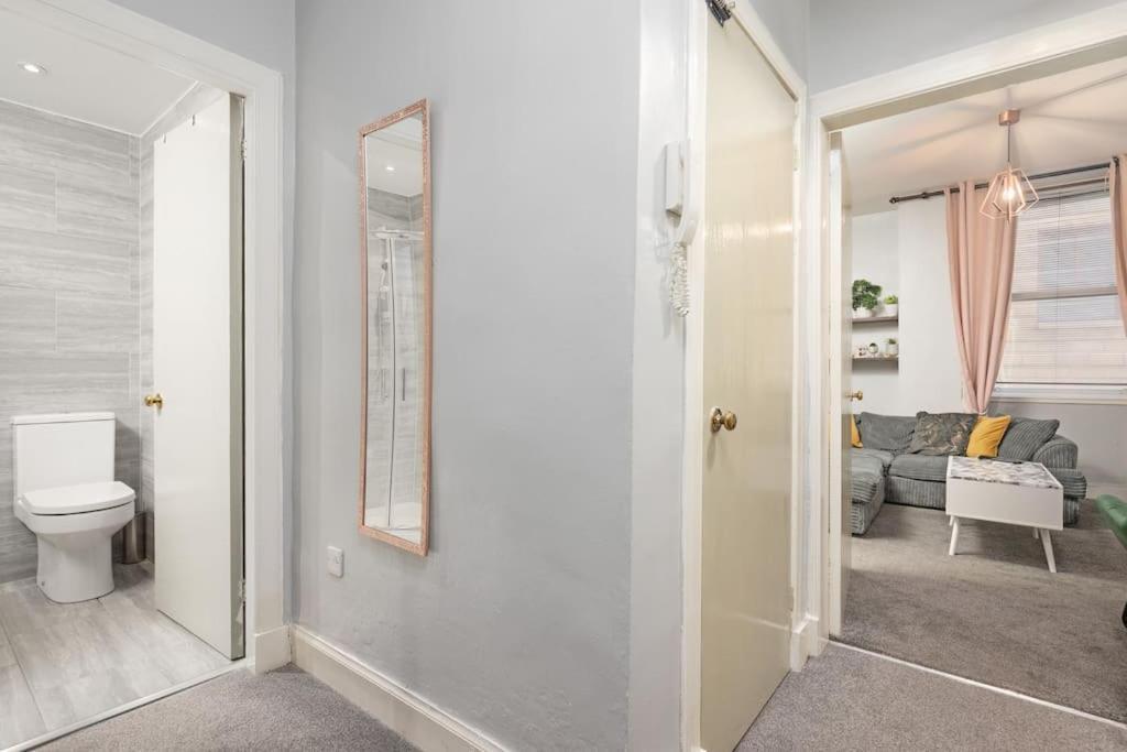 Two Bedroom Apartment-Central Edinburgh-Old Town-Licensed Экстерьер фото