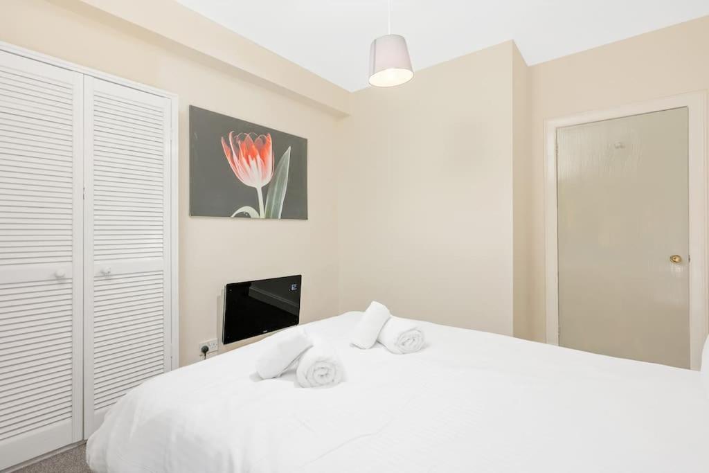 Two Bedroom Apartment-Central Edinburgh-Old Town-Licensed Экстерьер фото