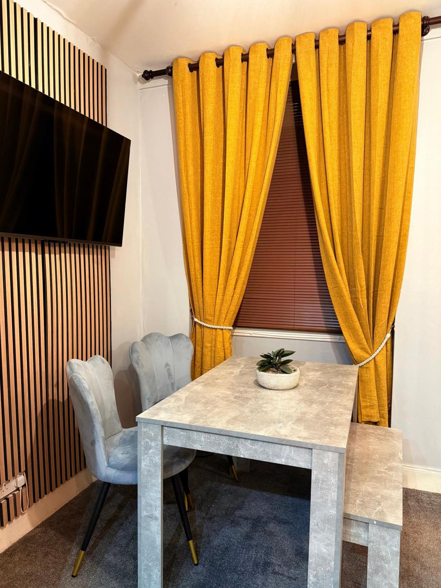 Two Bedroom Apartment-Central Edinburgh-Old Town-Licensed Экстерьер фото